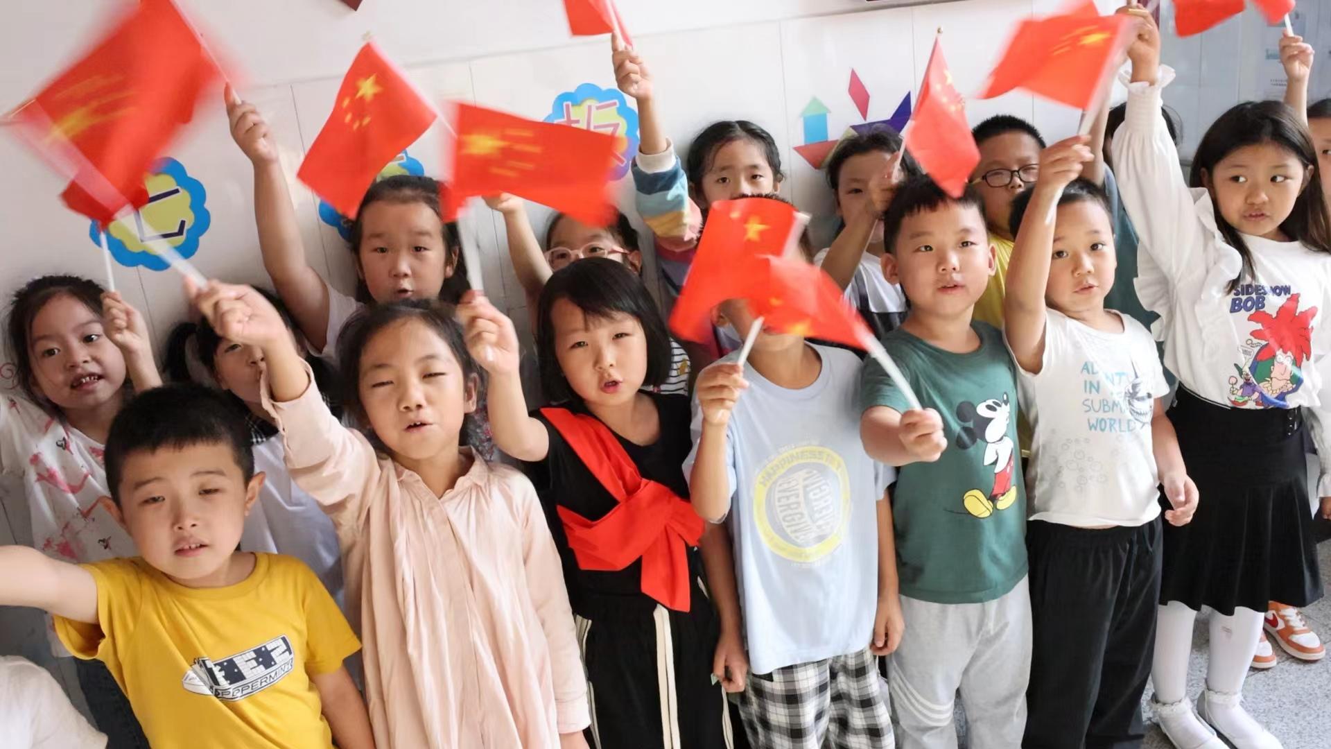 迎盛会，庆国庆！唐山满目“中国红”4.jpg