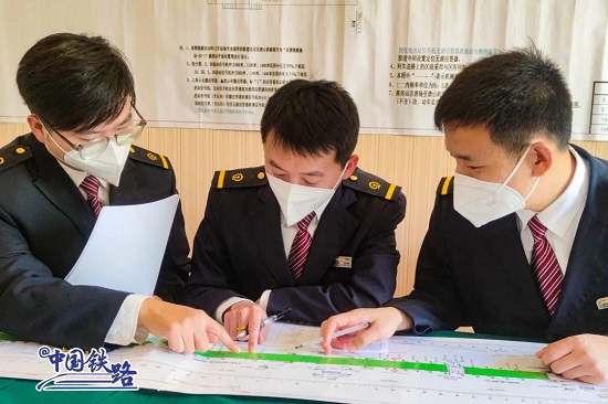 集中亮相6.jpg