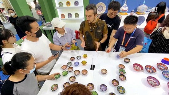 在唐山“陶博会”领略土耳其异域风情3.jpg
