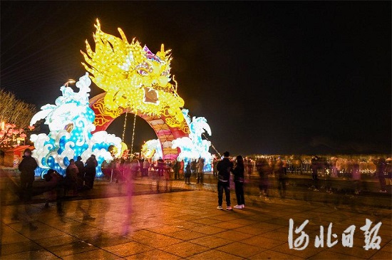 南湖花灯 满园花火 渲染一城春色2.jpeg
