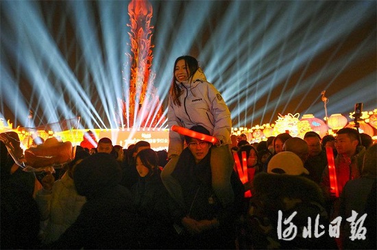 南湖花灯 满园花火 渲染一城春色5.jpeg