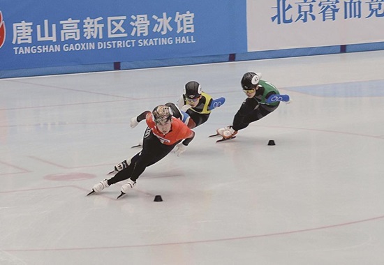 中美（城市俱乐部）青少年短道速滑邀请赛在唐举行1.jpg