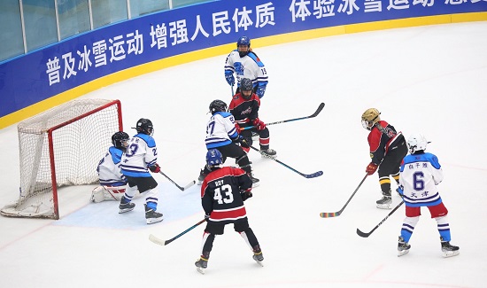 第二届“瑞翔杯”全国青少年冰球邀请赛在唐举行3.jpg