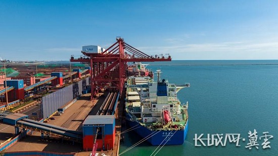 唐山港今年上半年完成货物吞吐量43033万吨1.jpg