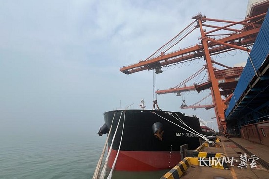 唐山港：项目加速跑 向绿踏浪行3.jpg