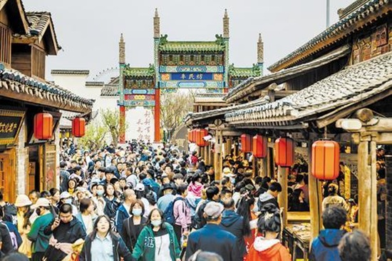 跻身“五一”最受抖音网友欢迎的十大景区 唐山河头老街何以火爆出圈 图片.jpg