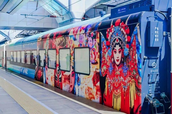 “唐车造”!京津冀首列全景观光旅游列车在京首发1.jpg “唐车造”!京津冀首列全景观光旅游列车在京首发1.jpg