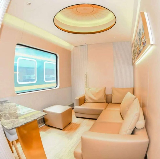 “唐车造”!京津冀首列全景观光旅游列车在京首发5.jpg “唐车造”!京津冀首列全景观光旅游列车在京首发5.jpg