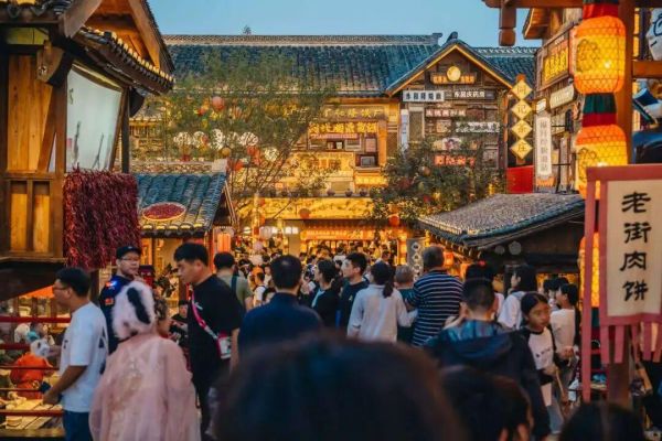 单日游客量11.8万人次！河头老街登顶抖音全国景点榜2.jpg