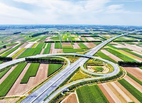 《河北日报》报道丨唐山构建现代化综合交通运输体系3.jpg 《河北日报》报道丨唐山构建现代化综合交通运输体系3.jpg